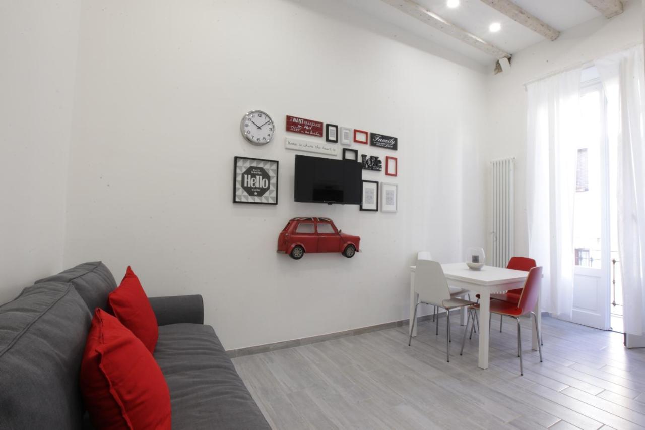 Amazing Apartment In City Center With Balcony ميلان المظهر الخارجي الصورة