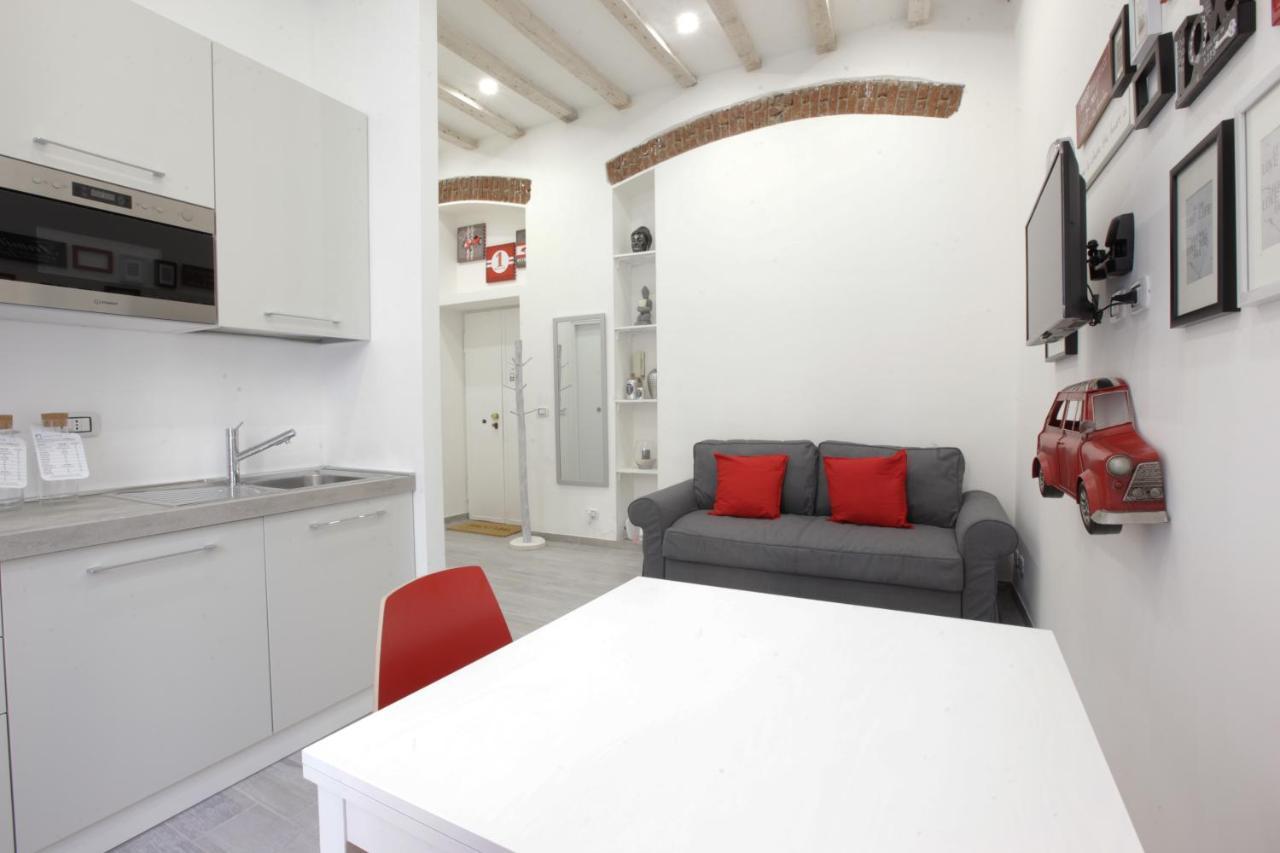 Amazing Apartment In City Center With Balcony ميلان المظهر الخارجي الصورة