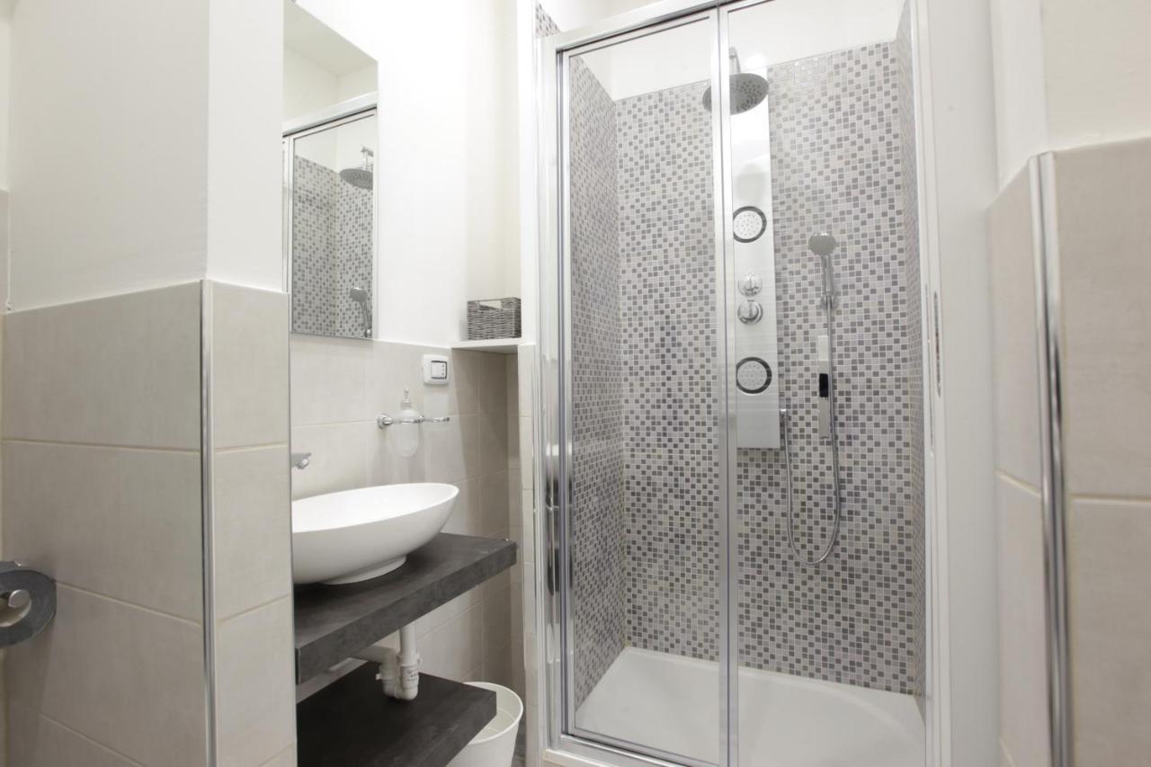 Amazing Apartment In City Center With Balcony ميلان المظهر الخارجي الصورة