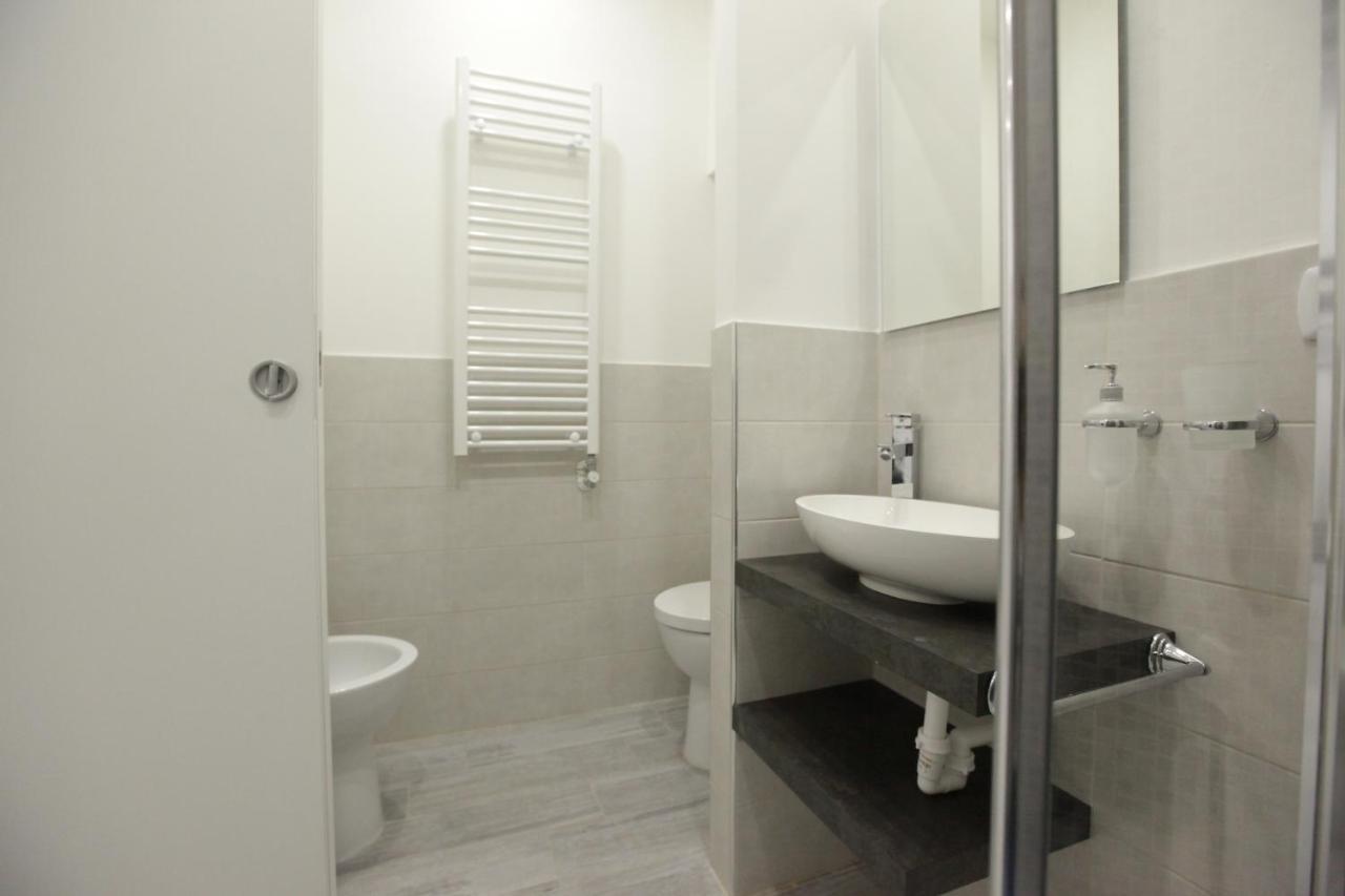 Amazing Apartment In City Center With Balcony ميلان المظهر الخارجي الصورة