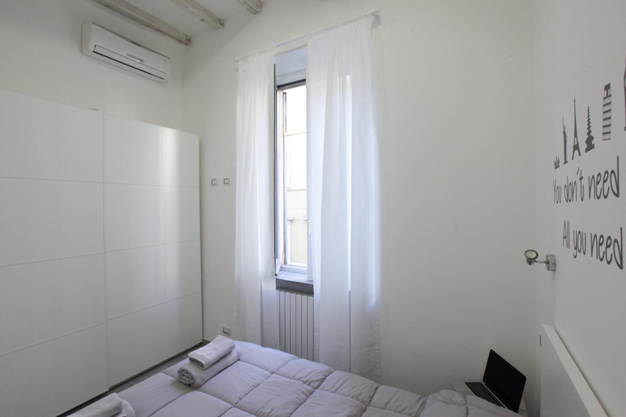 Amazing Apartment In City Center With Balcony ميلان المظهر الخارجي الصورة