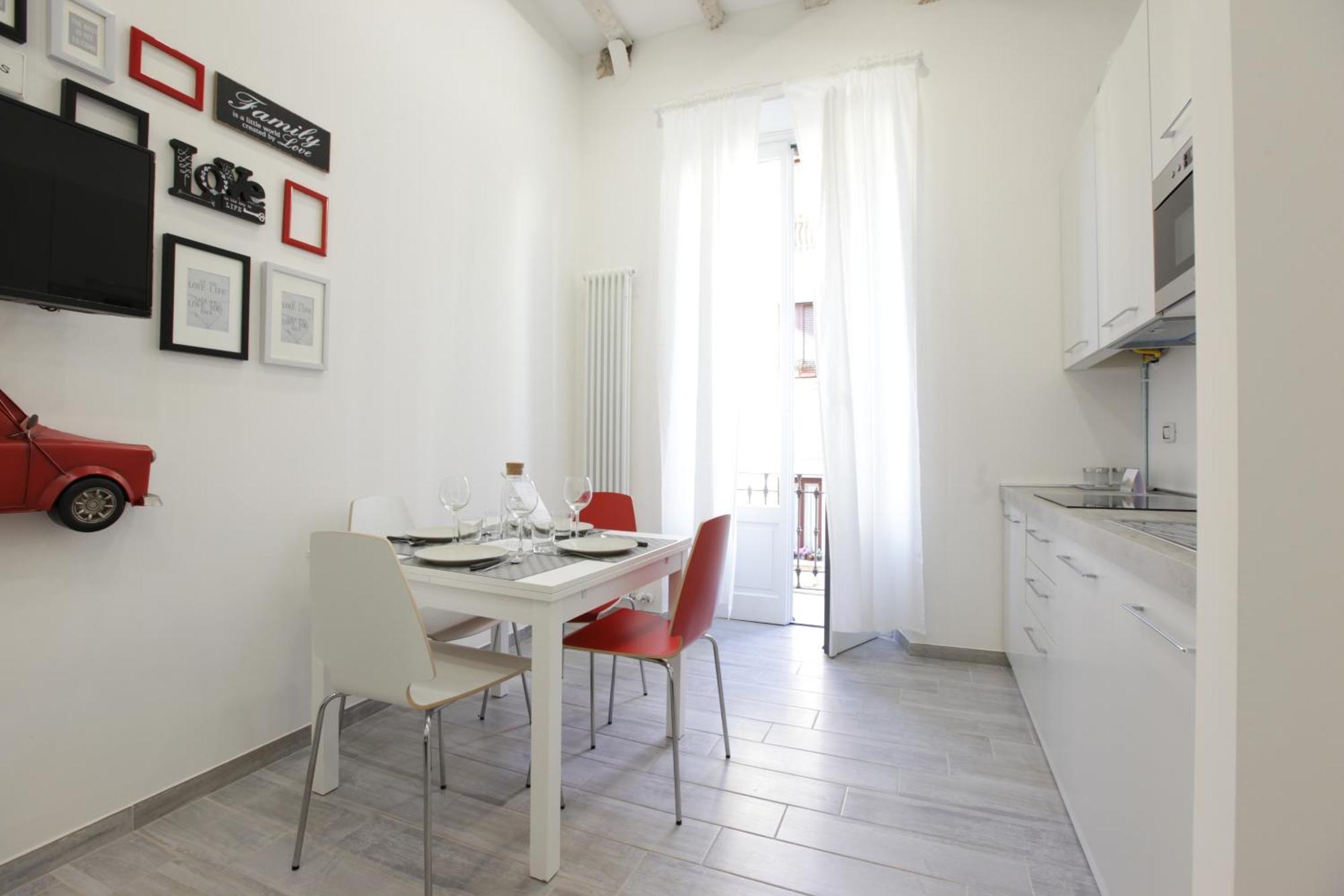 Amazing Apartment In City Center With Balcony ميلان المظهر الخارجي الصورة
