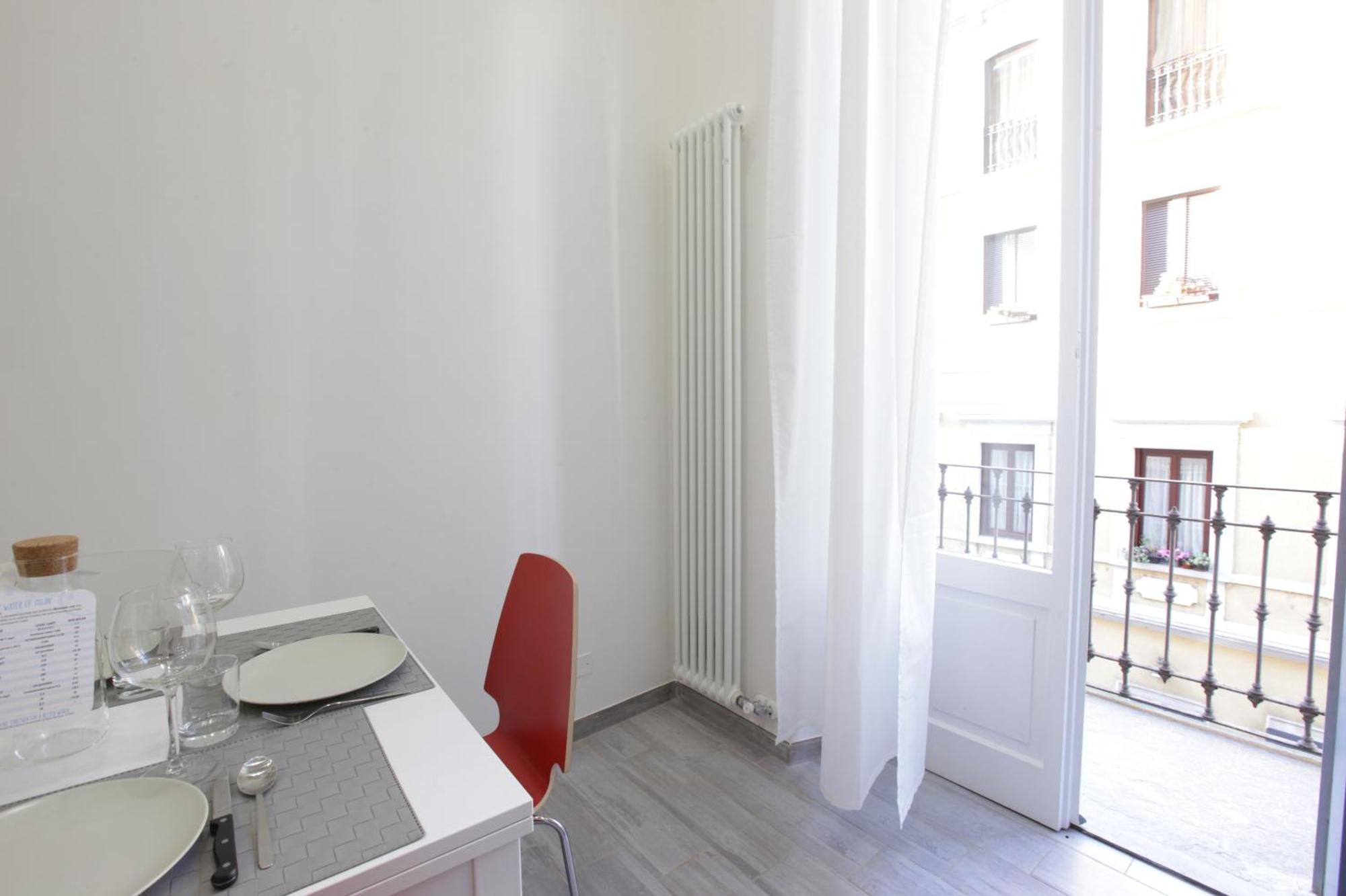 Amazing Apartment In City Center With Balcony ميلان المظهر الخارجي الصورة