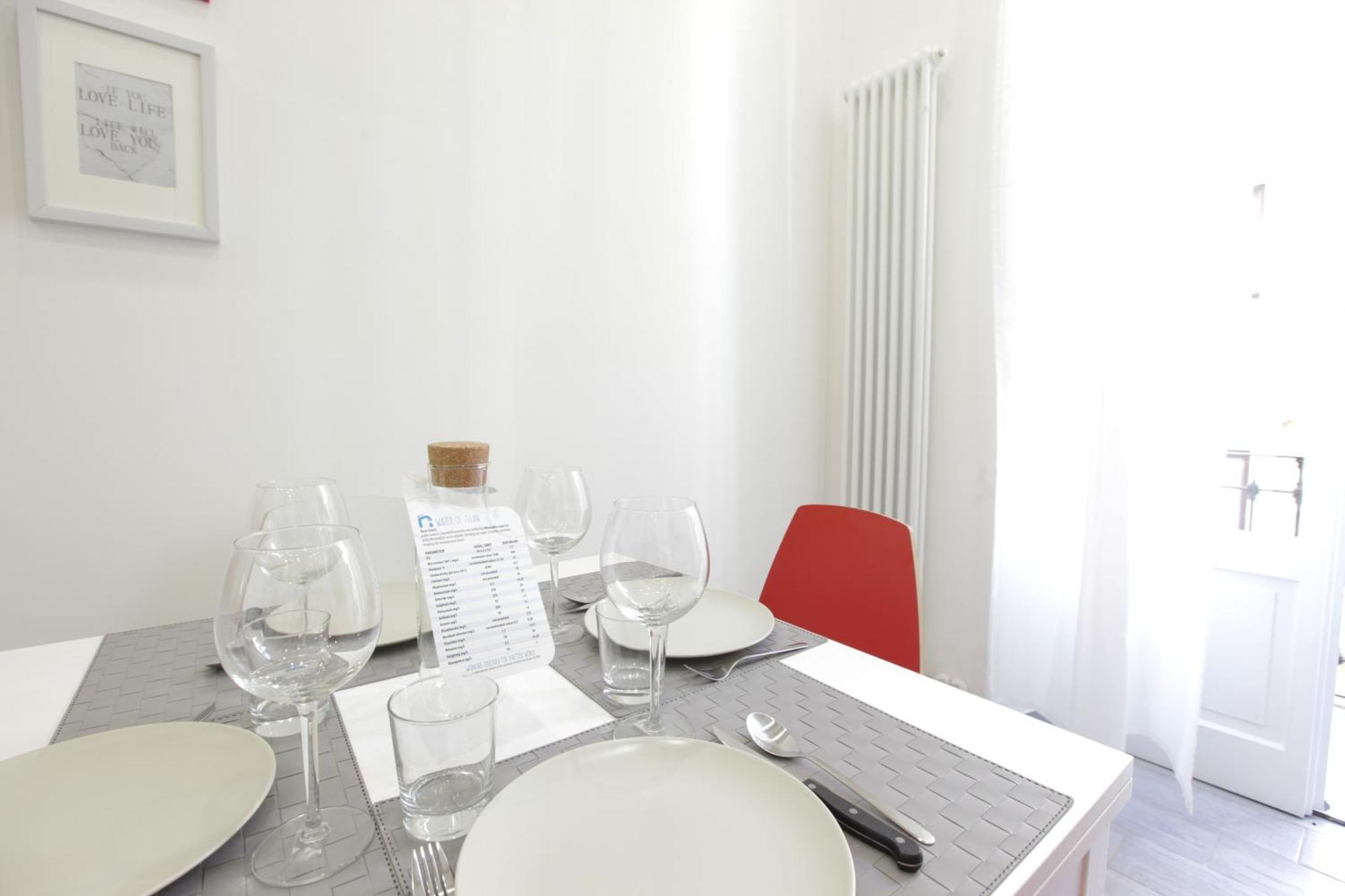 Amazing Apartment In City Center With Balcony ميلان المظهر الخارجي الصورة